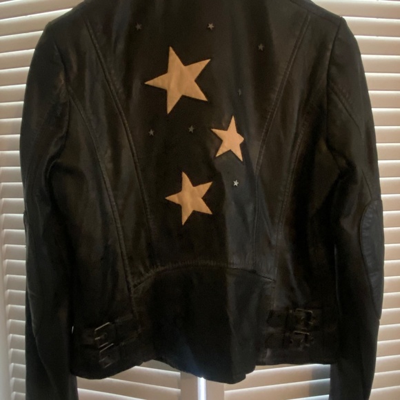 leather jacket - Picture 2 of 4